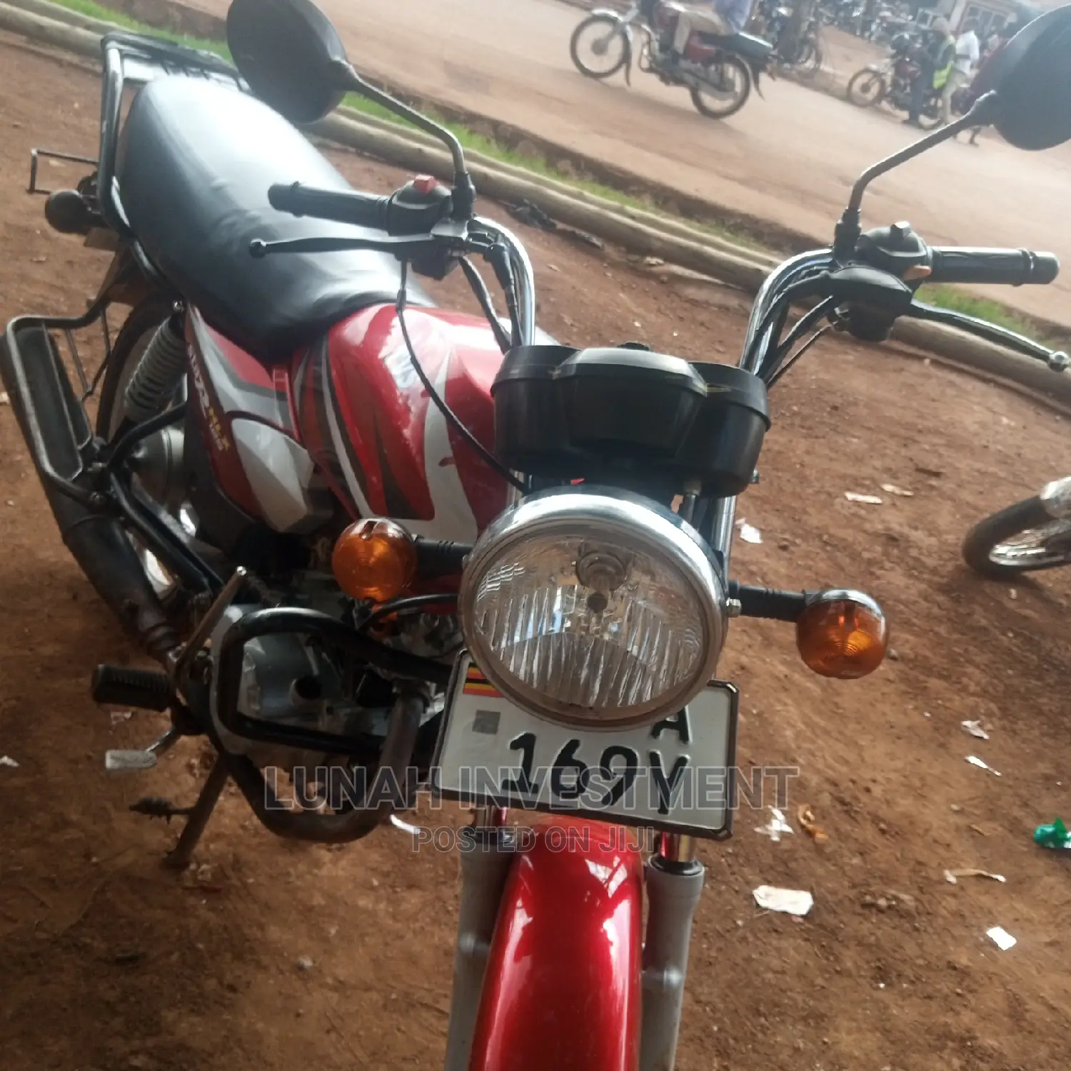 TVS HLX 125 2021 Brown