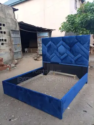 Bed of 5x6 Feet Call