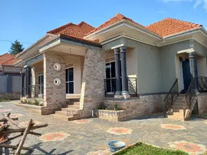 Furnished 4bdrm Bungalow in Kira Corporate for sale