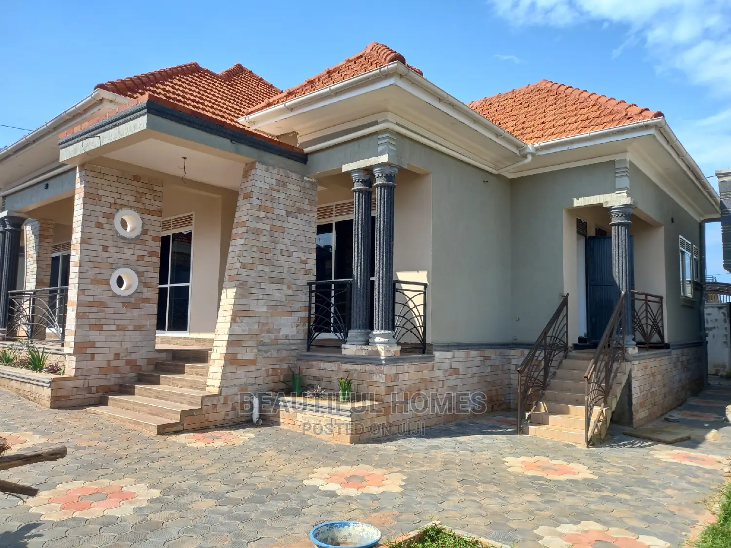 Furnished 4bdrm Bungalow in Kira for sale