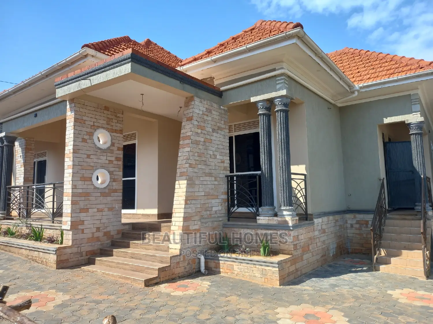 Furnished 4bdrm Bungalow in Kira for sale
