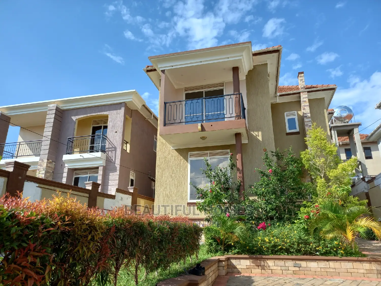 Furnished 4bdrm Mansion in Kira Wealthy for sale