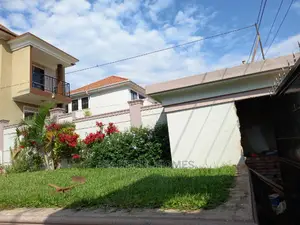 Furnished 4bdrm Duplex in Kira for sale