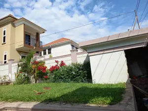 Furnished 4bdrm Duplex in Kira for sale