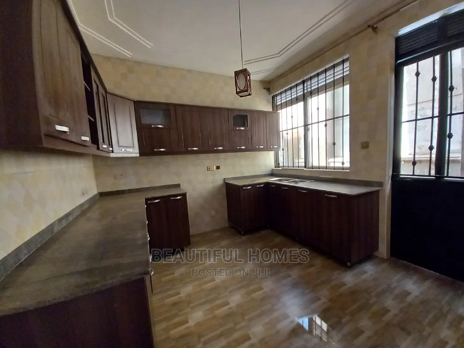 Furnished 4bdrm Mansion in Kira for sale