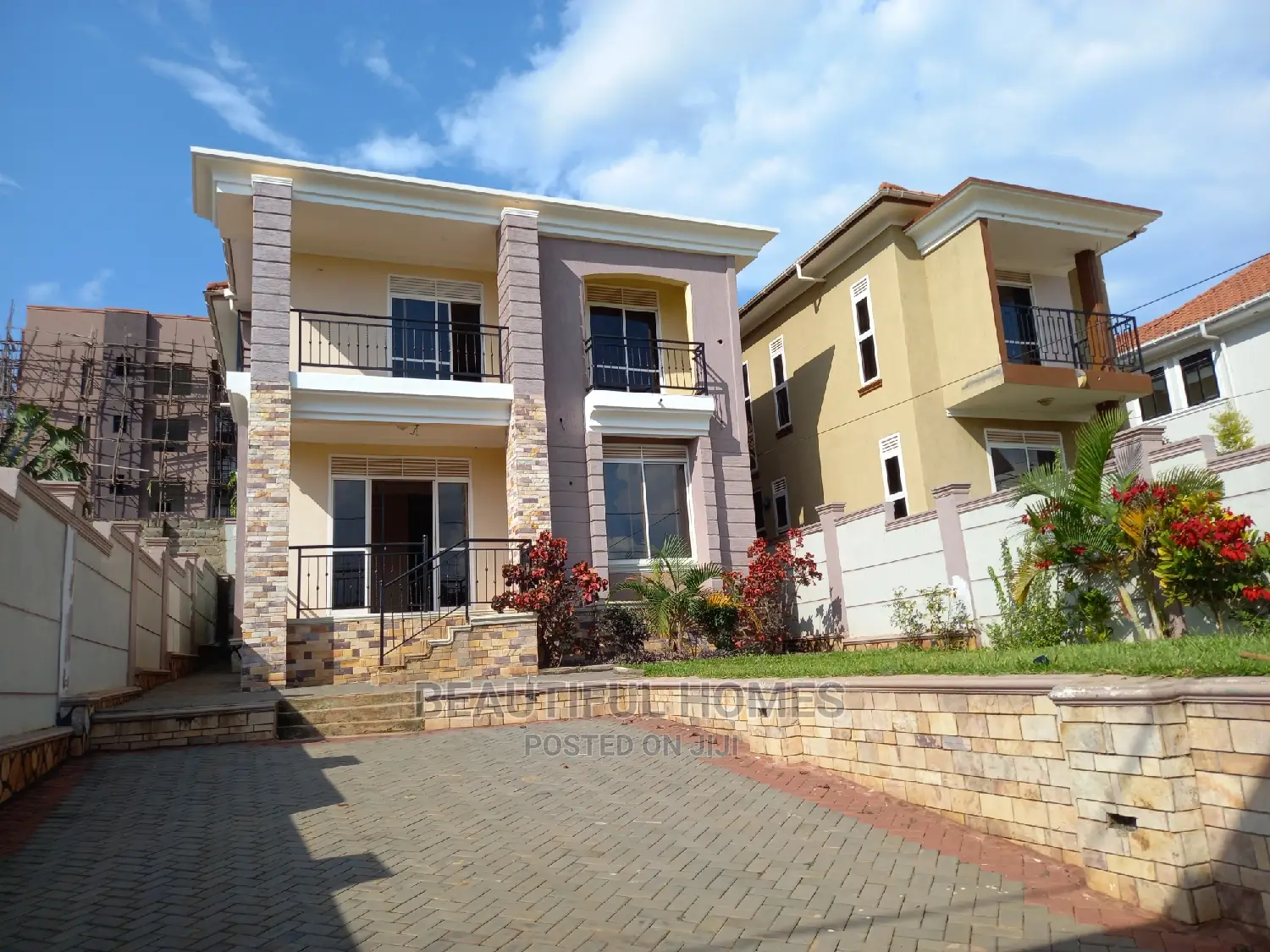 Furnished 4bdrm Duplex in Kira for sale