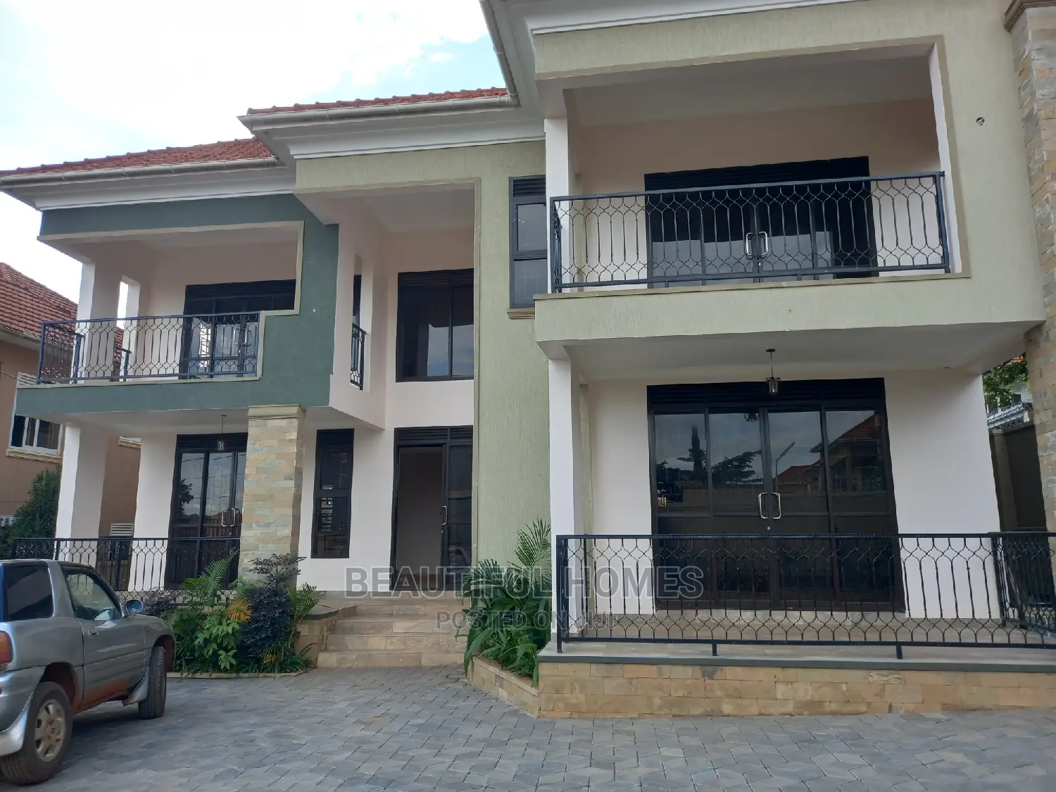Furnished 6bdrm House in Kira Town, Central Division for sale