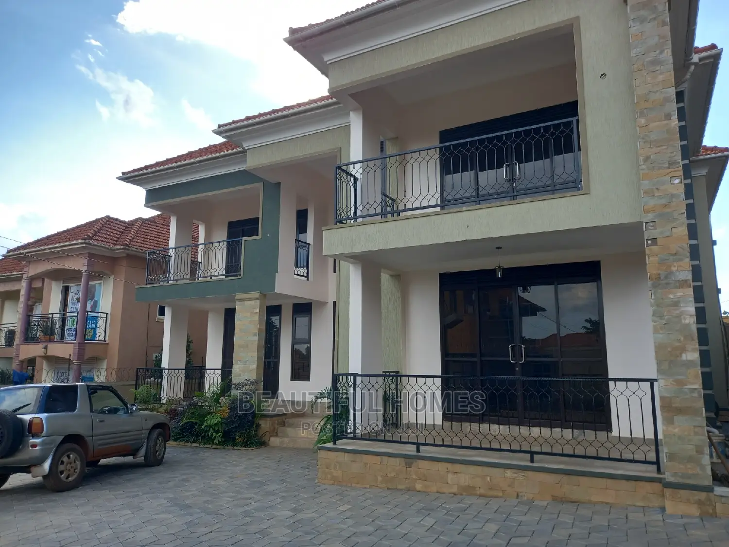 Furnished 6bdrm Duplex in Kira Corporate Class for sale