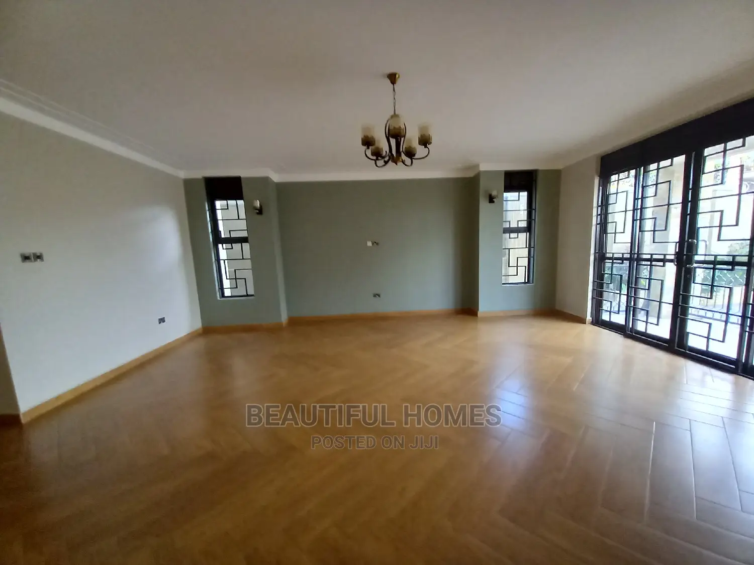 Furnished 6bdrm Duplex in Kira Corporate Class for sale