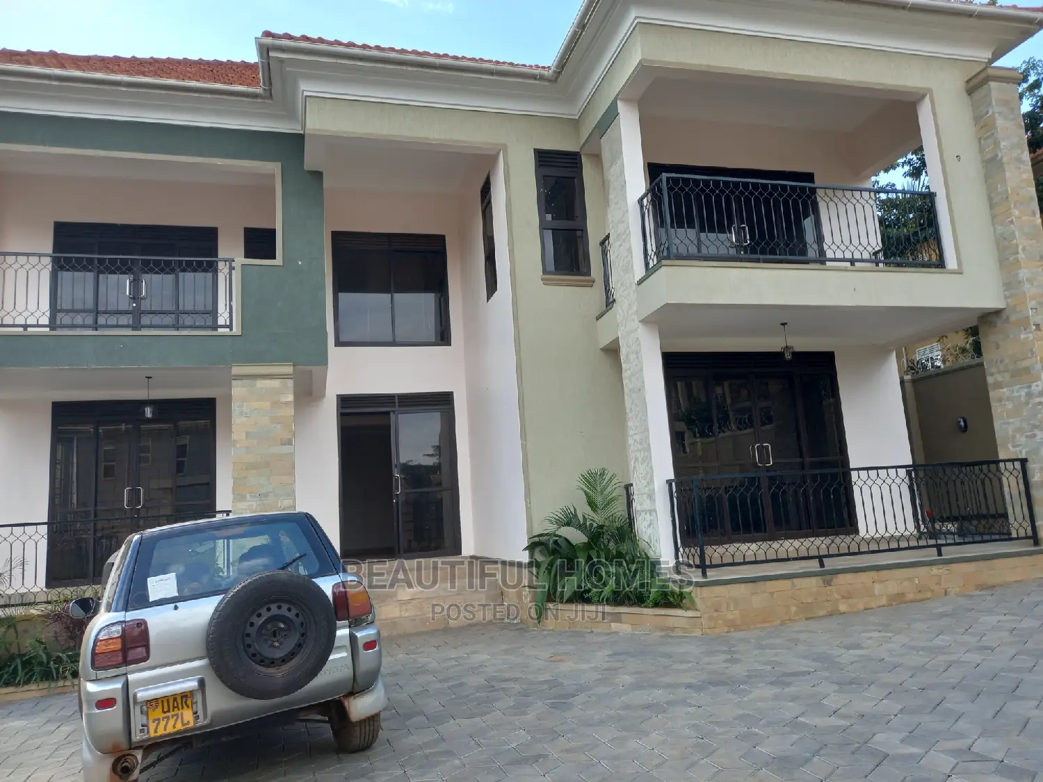 Furnished 6bdrm Mansion in Kira for sale