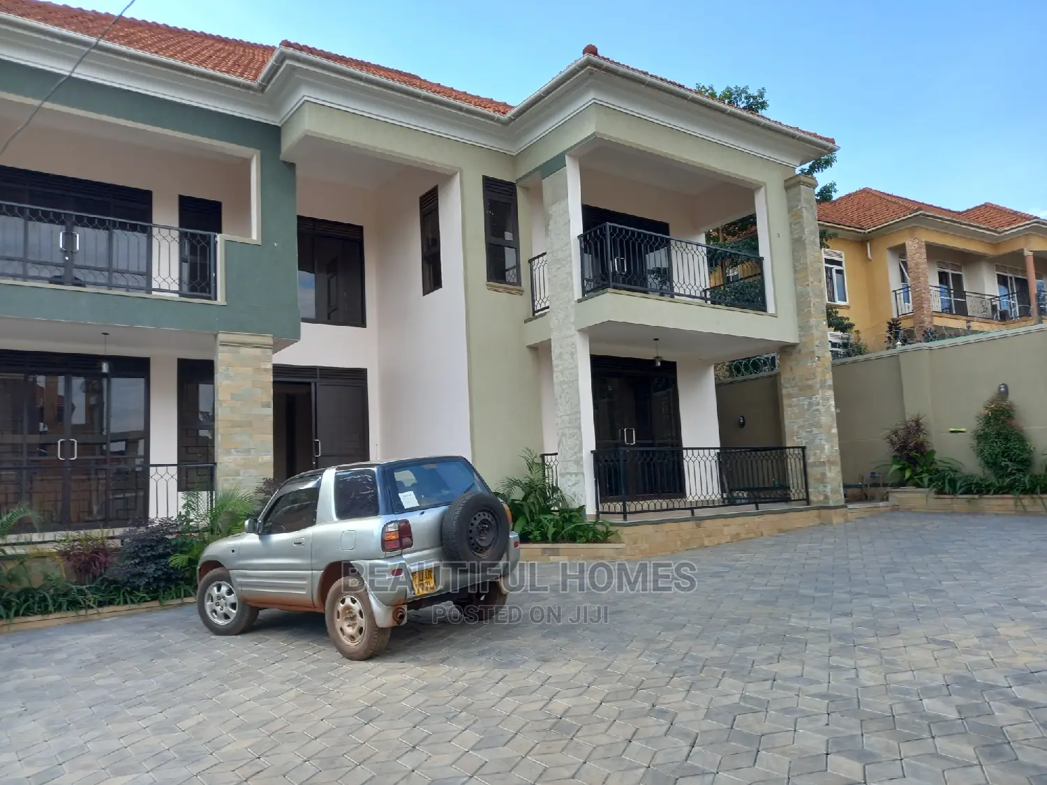 Furnished 6bdrm Mansion in Kira for sale