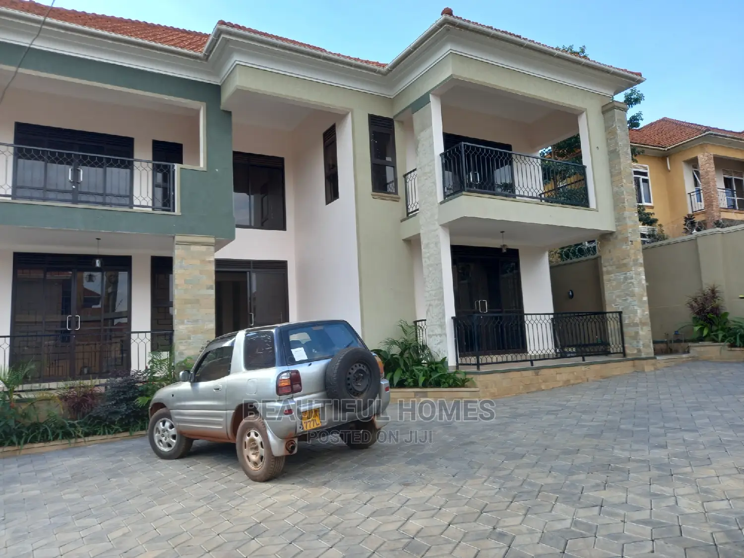 Furnished 6bdrm Duplex in Kira for sale