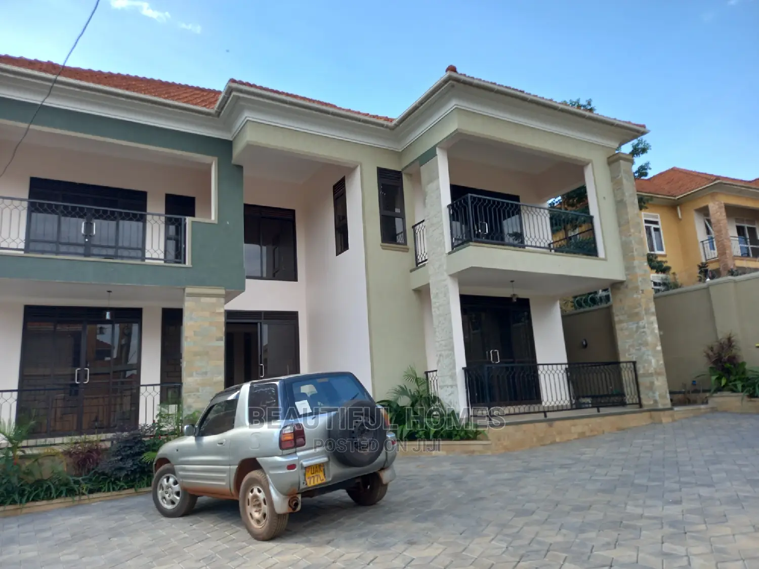 Furnished 6bdrm Duplex in Kira for sale
