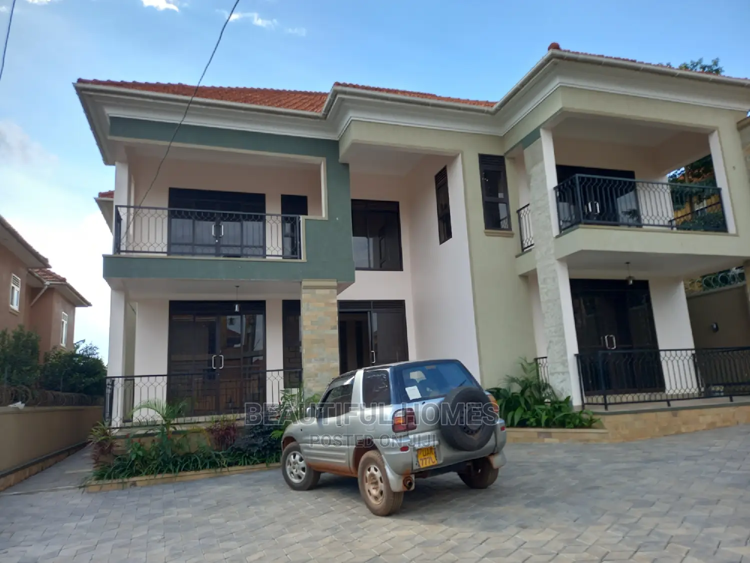 Furnished 6bdrm Mansion in Kira  Wealthy for sale