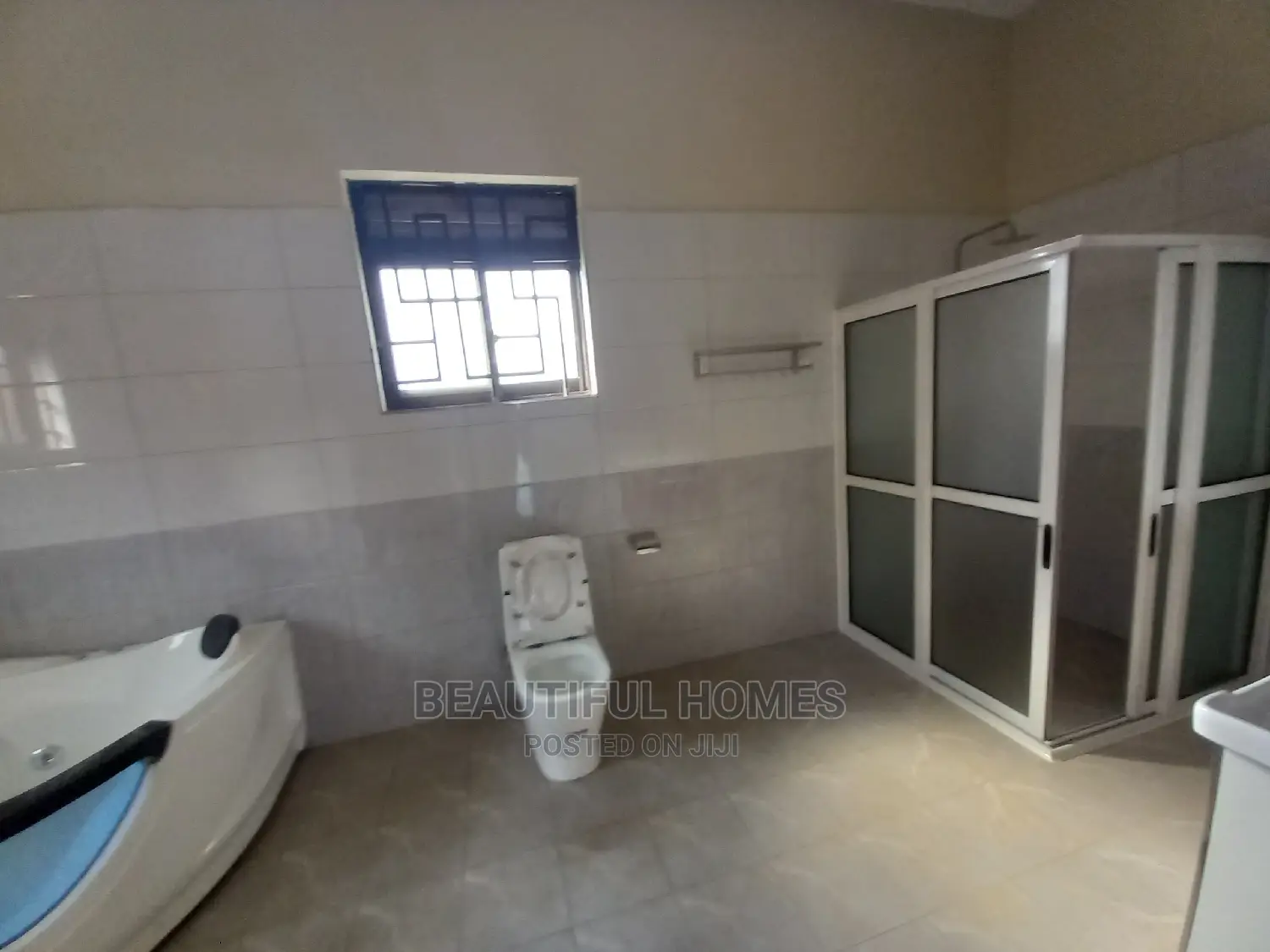 Furnished 6bdrm House in Kira Majestic for sale
