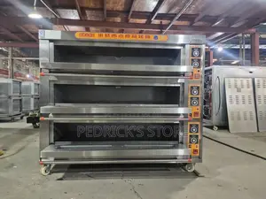 Photo - 3 Trays Per Deck Commercial Oven