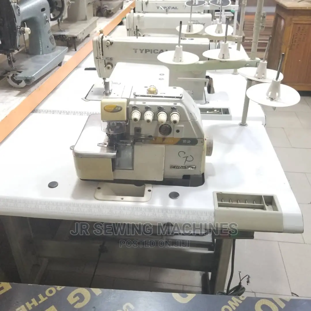 Overlock Industrial Sewing Machine