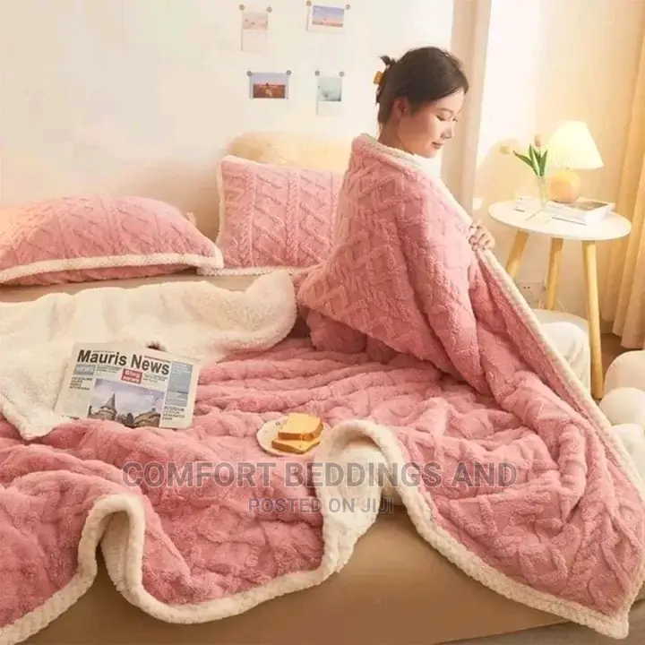 Designed Cotton Fleece Blanket Pink