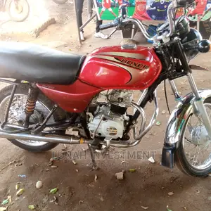 Bajaj Discover 100 2021 Red