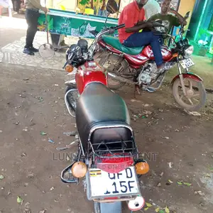 Bajaj Discover 100 2021 Red