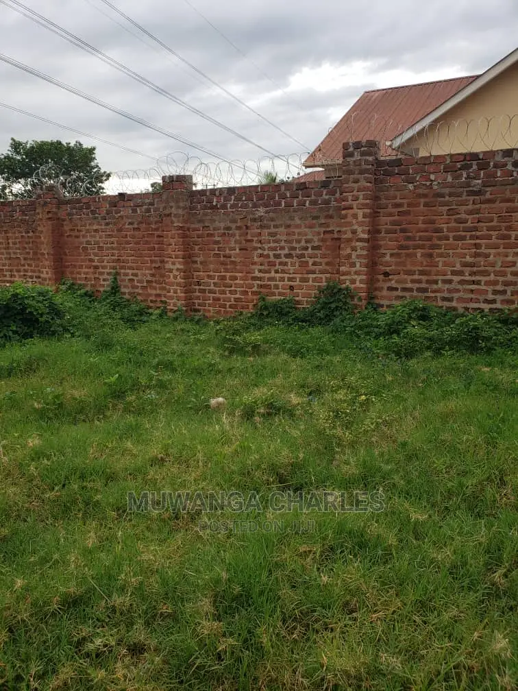 Plots in Buwate on Quick Sale