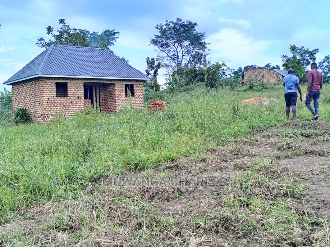 Plots in Buwate on Quick Sale