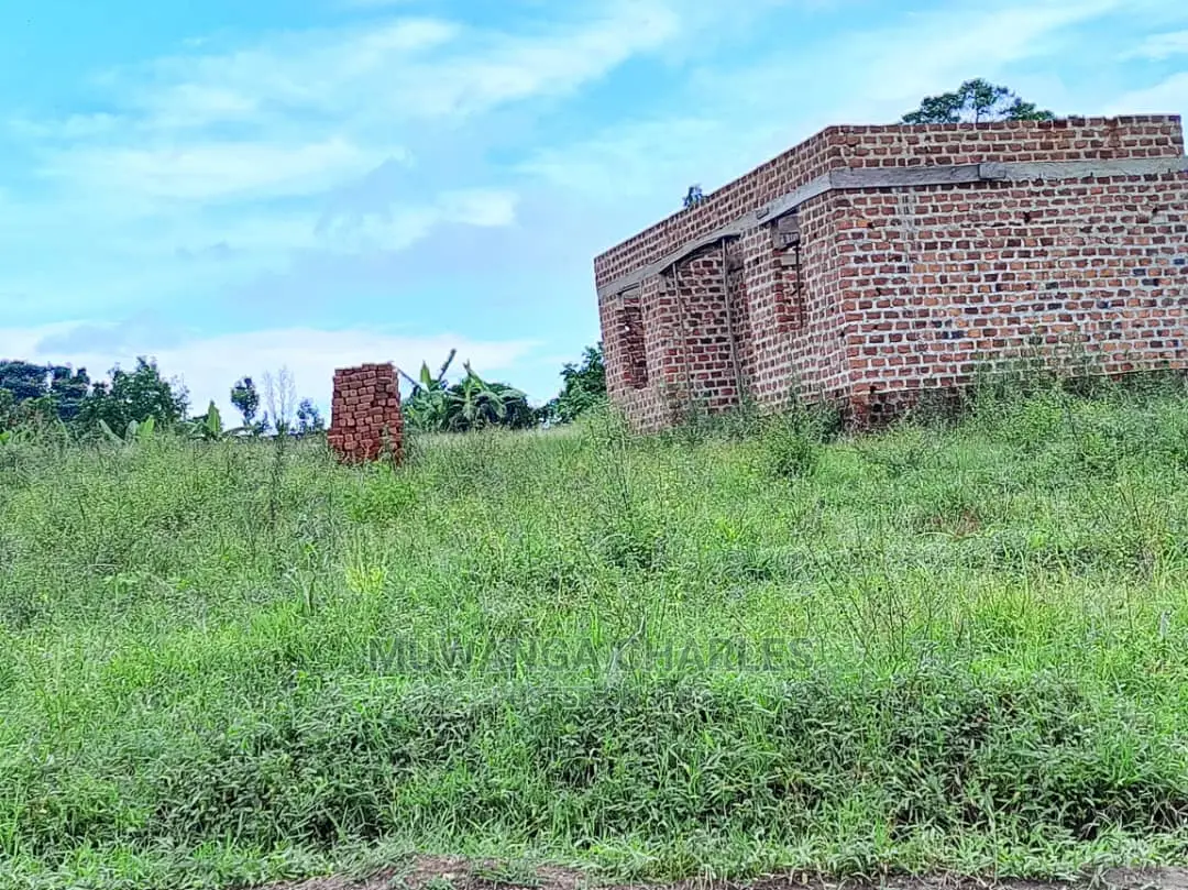 Plots in Buwate on Quick Sale
