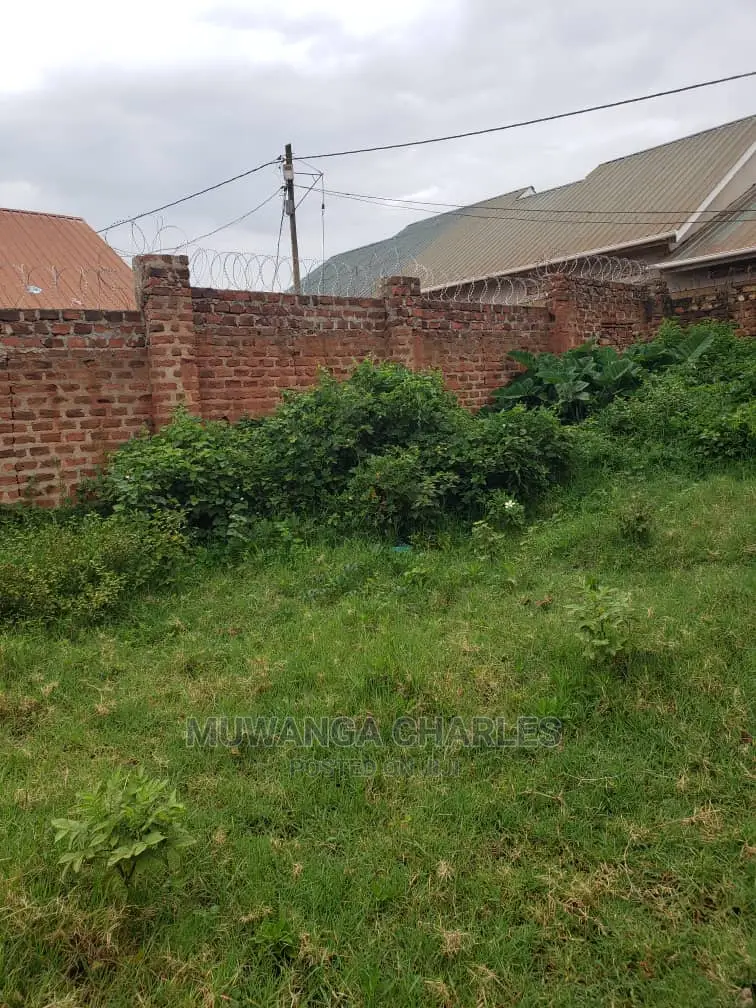 Plots in Buwate on Quick Sale