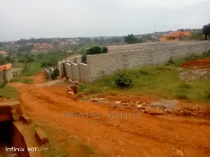 100by50ft Plot on Quick Sale at Buwate