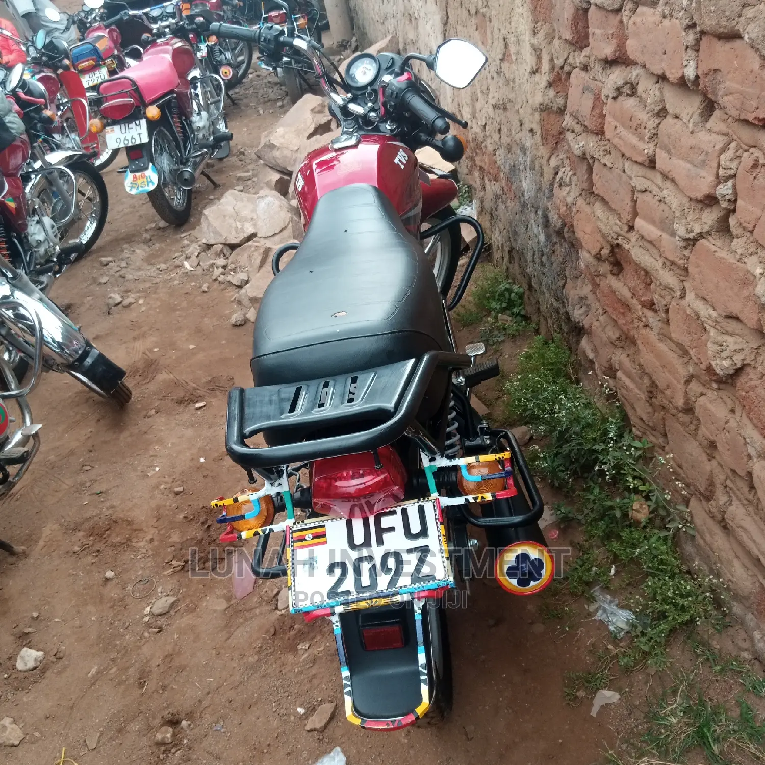 TVS HLX 125 2023 Red