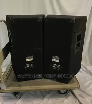 Pair of Yamaha S112 Pa Speakers 300/600w 2-Way Series.
