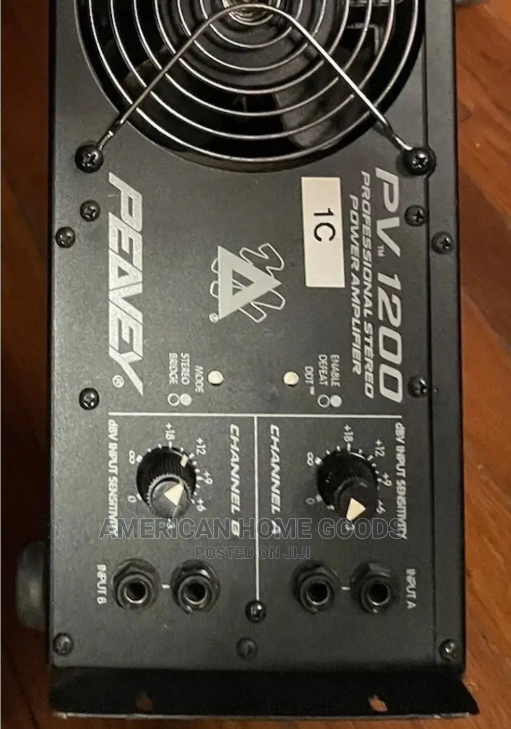 Peavey PV1200, 600 Wattsx2, 2-Channel Stereo Power Amplifier