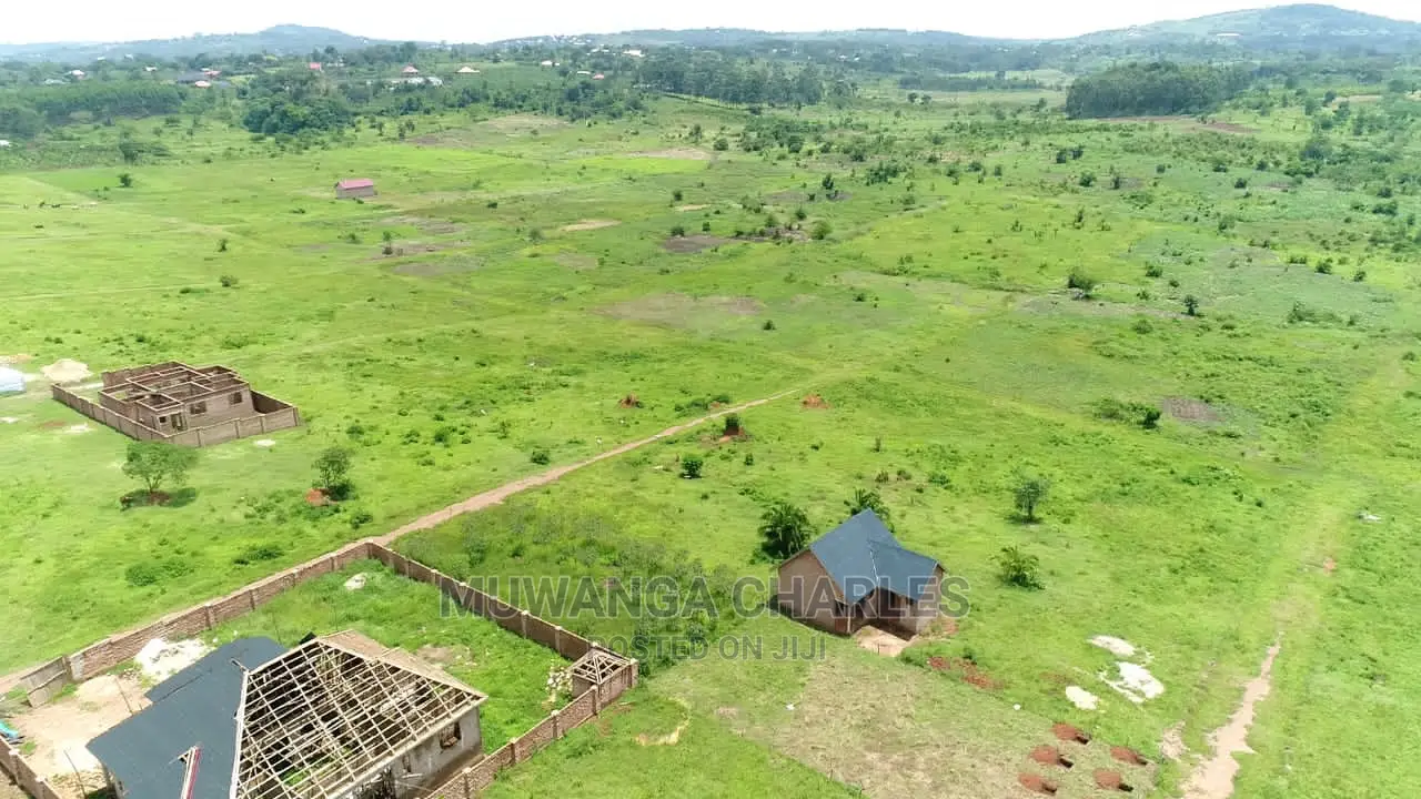 Plot's in Gayaza Nakwero on Quick Sale