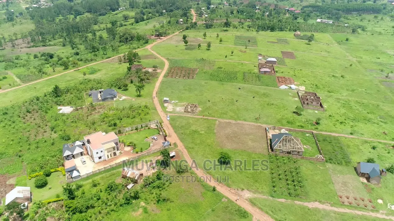Plot's in Gayaza Nakwero on Quick Sale
