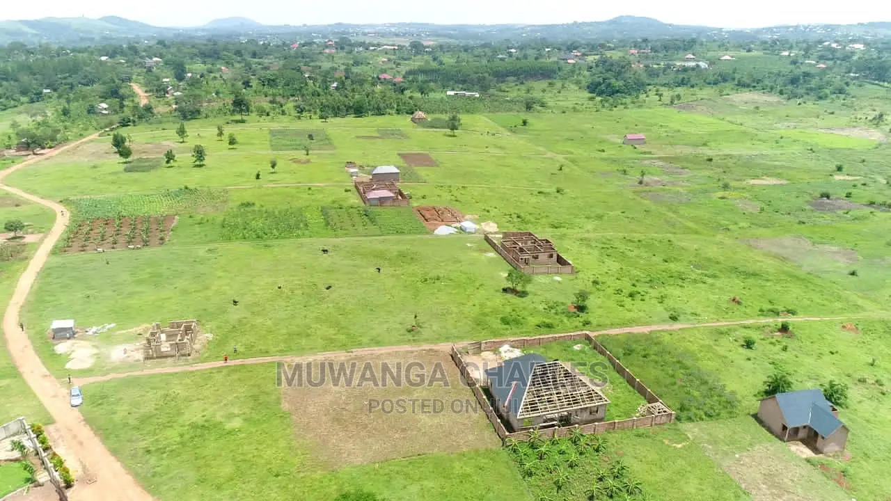 Plot's in Gayaza Nakwero on Quick Sale