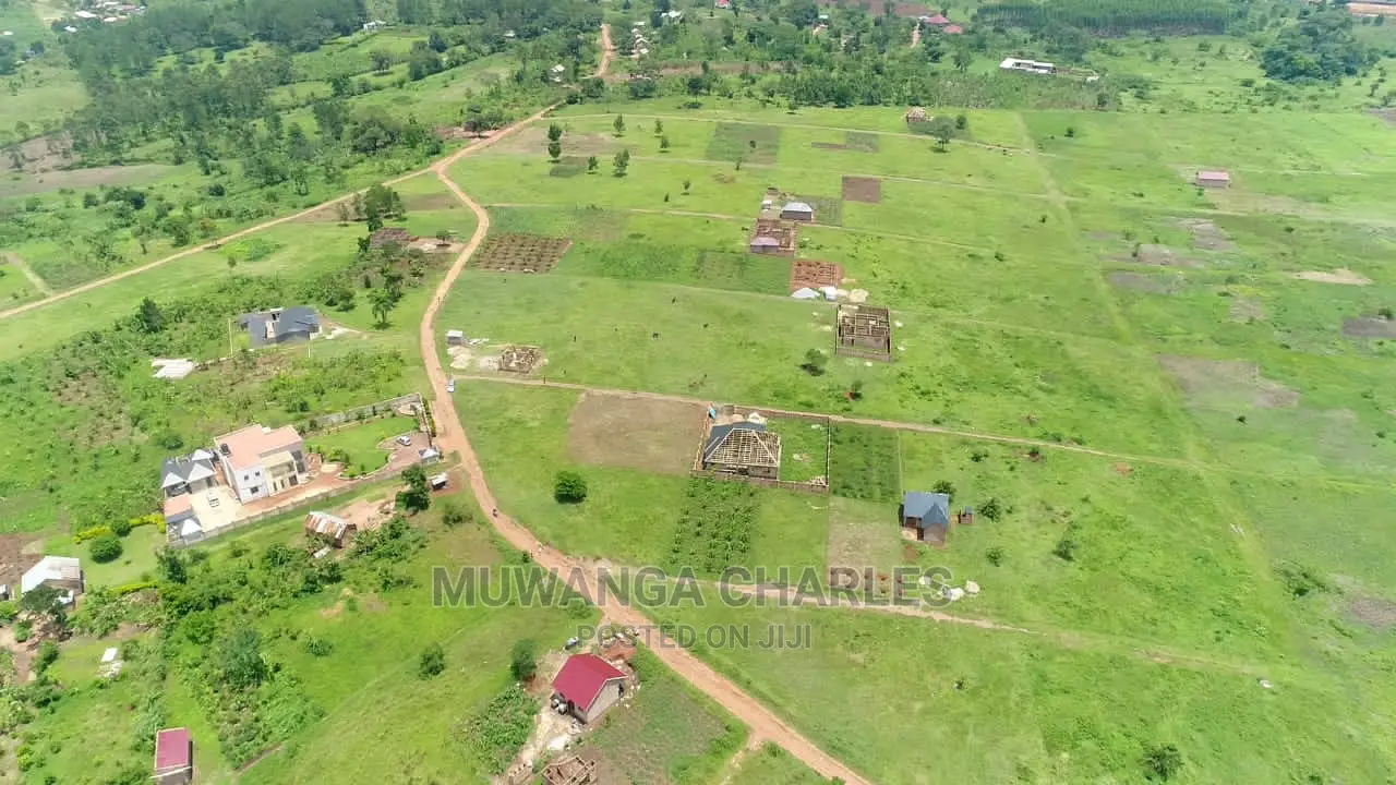 Plot's in Gayaza Nakwero on Quick Sale