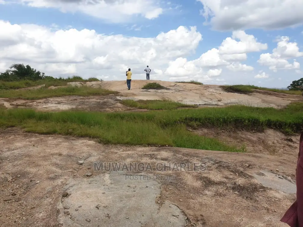 Stone 🪨 Quarry in Mukono on Quick Sale