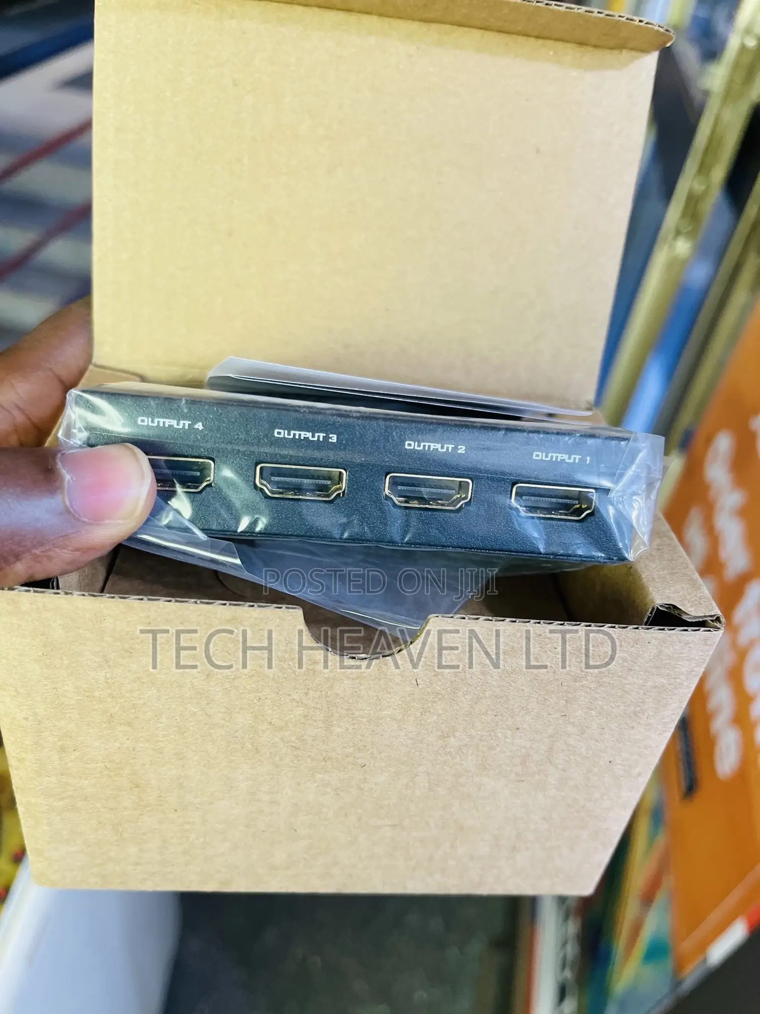 and HDMI Splitter 4 Port