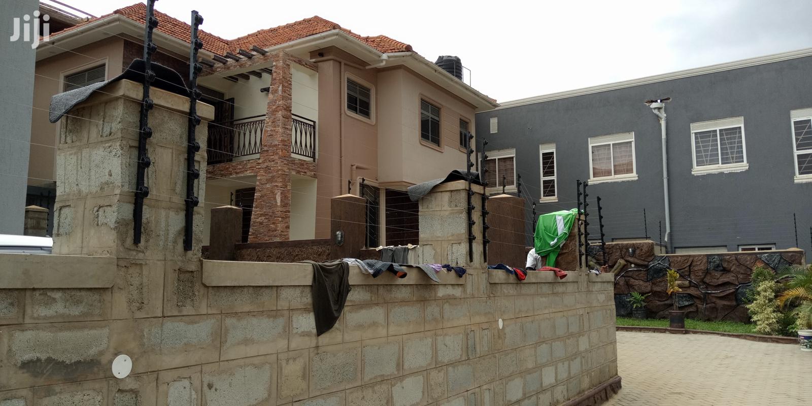 Kira Minister's Neigbourhood Mansion on Sell