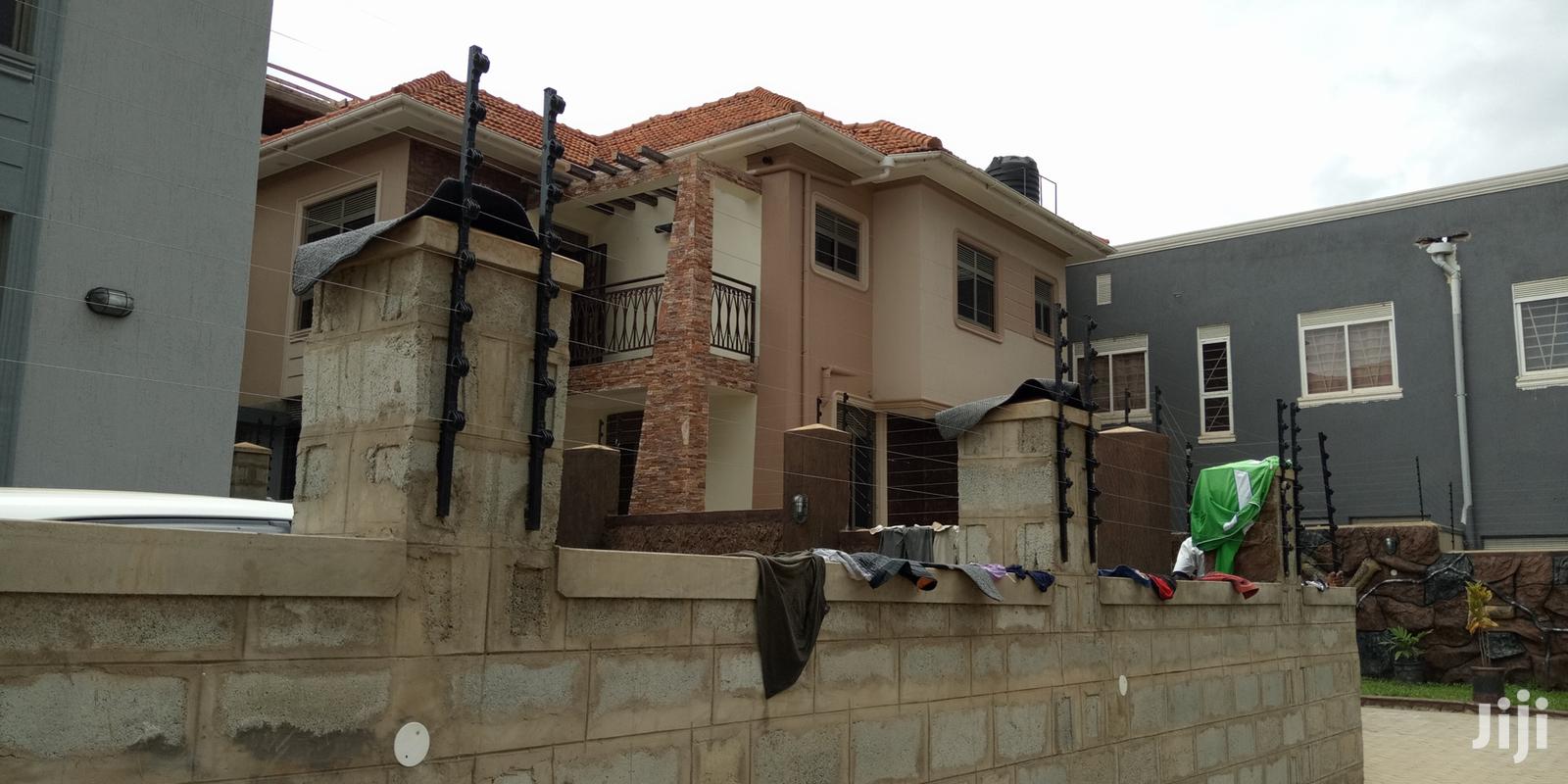 Kira Minister's Neigbourhood Mansion on Sell