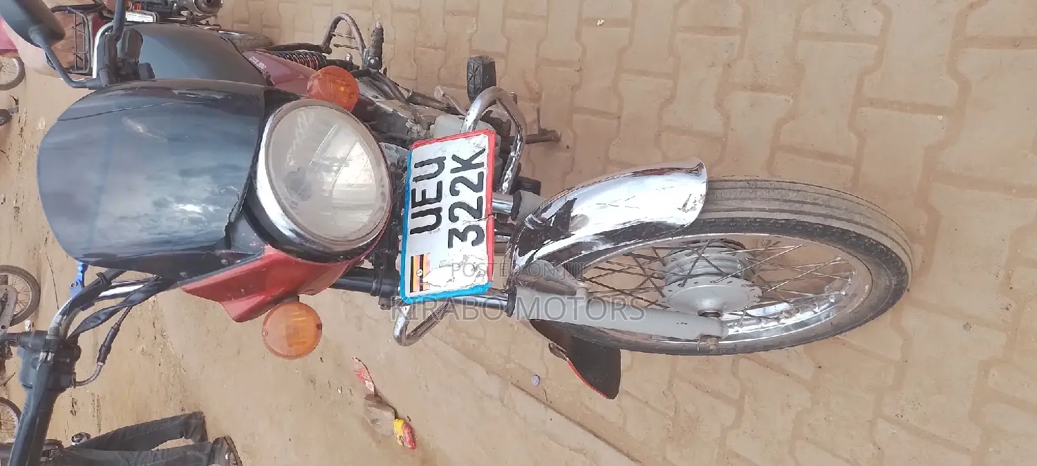 Bajaj Avenger 160 Street 2019 Orange