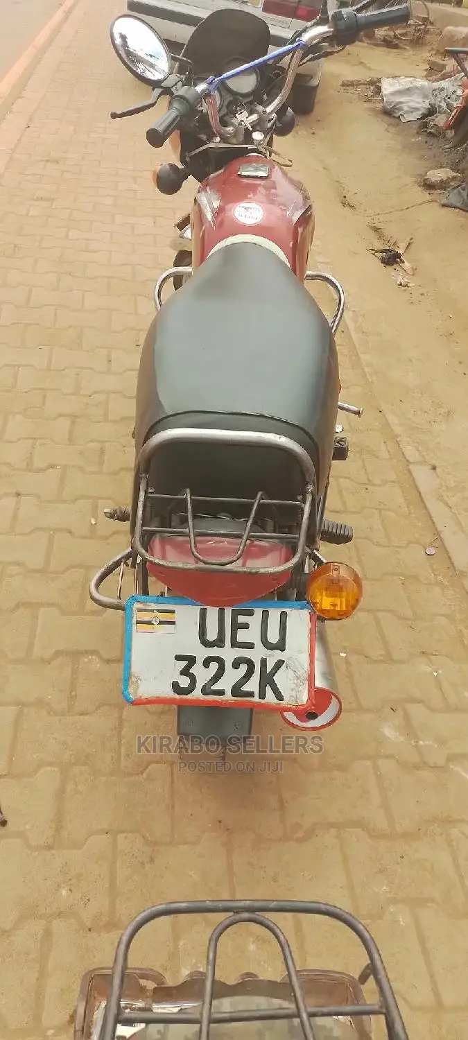 Bajaj Avenger 160 Street 2019 Orange