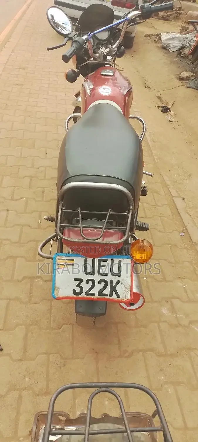 Bajaj Avenger 160 Street 2019 Orange