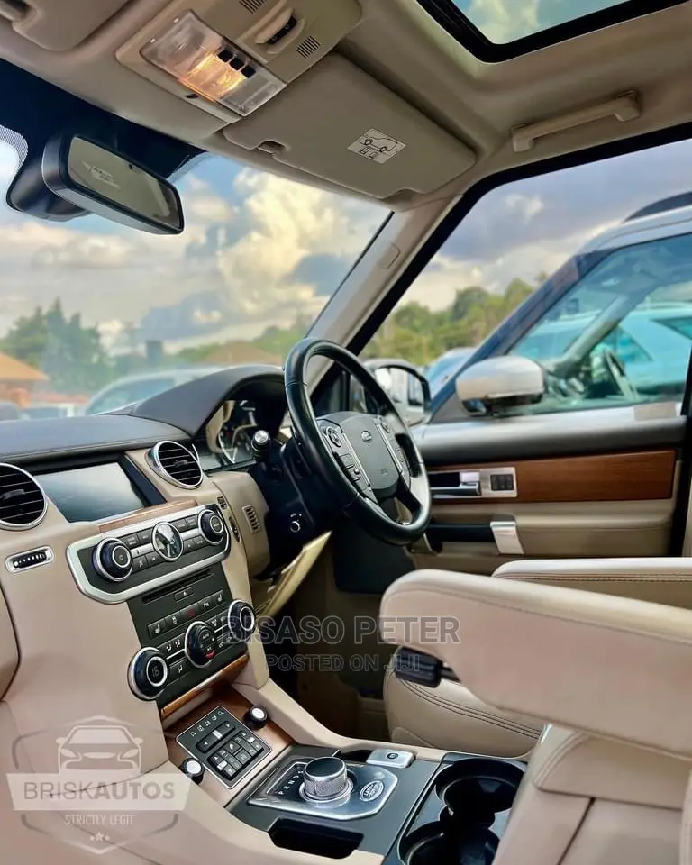 Land Rover Discovery 2016 Gray