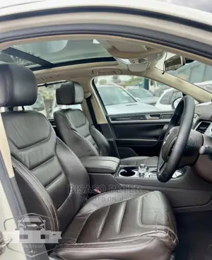 Volkswagen Touareg 2011 White