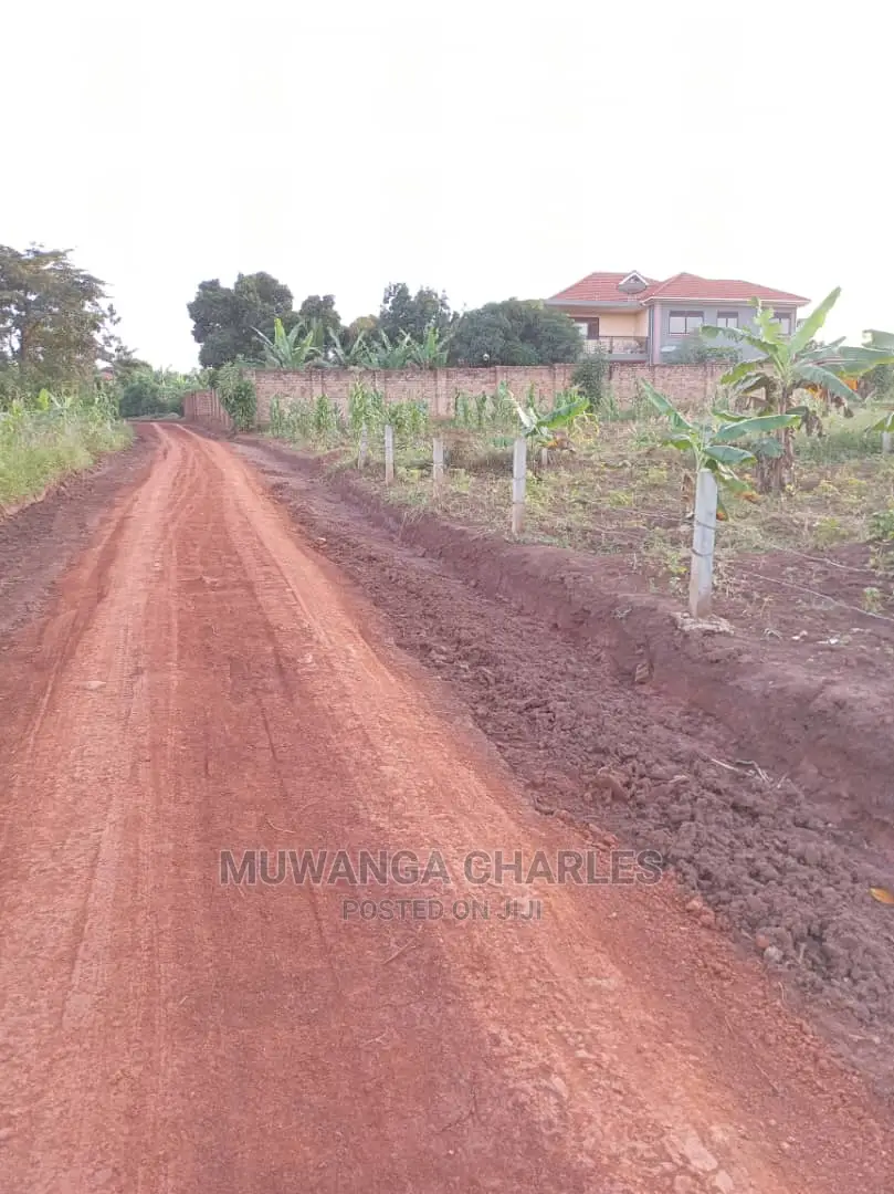 Plot's in Kira Kitukutwe on Quick Sale