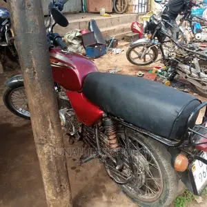 Bajaj Boxer 100 2019 Red