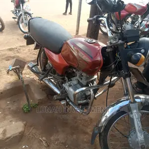 Bajaj Boxer 100 2019 Red