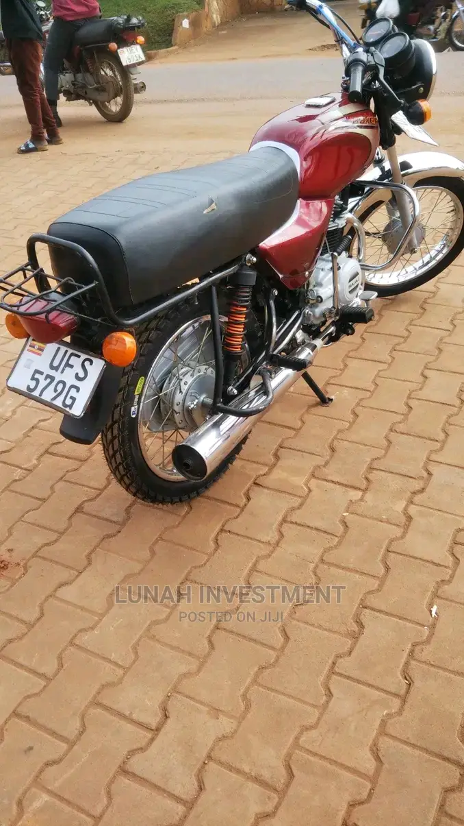 Bajaj Boxer 125 2023 Red
