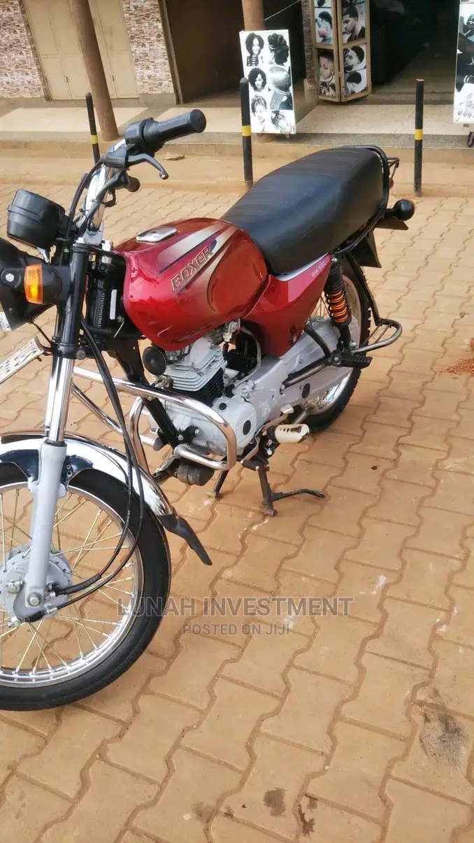 Bajaj Boxer 125 2023 Red